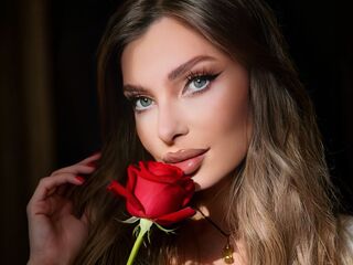 camslut naked Alessia