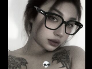 naked girl with live cam AmelieEva