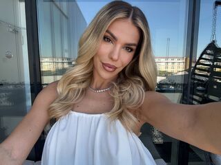 camwhore fingering pussy ChloeAmbre