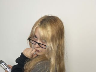 closeup cam EloiseGow