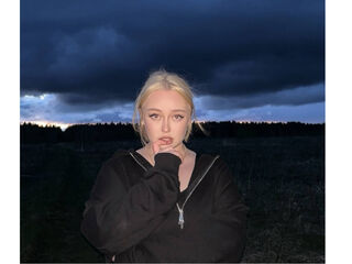 mastubating web cam girl LitaBloom