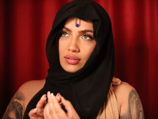 naked camgirl photo LuciaLyone