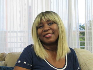 naked webcamgirl LucylinBlack