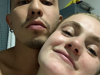 sexy webcam couple picture AndyZuzka