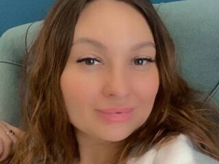 girl spanking cam IngridSolberg