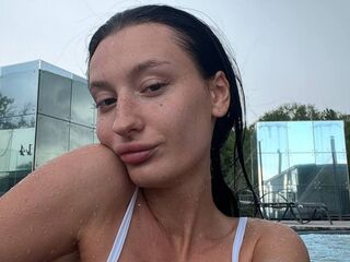 cam hooker chatroom AliceLewandovski