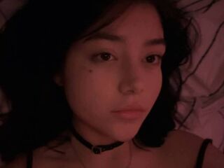 naughty cam girl AlisaGlow