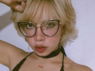 shaved pussy web cam AmelieMari