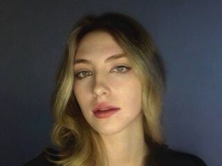 hot cam girl fingering pussy AmyHuckabey