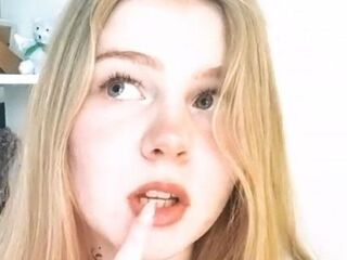 camwhore naked AntoniaCrumpton