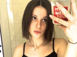 cam girl AsaCrystal