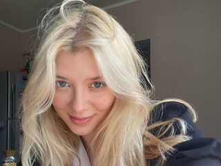 cam girl masturbating with dildo AshleaVadner