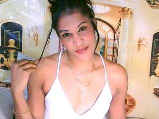 closeup webcam AzzyGreene