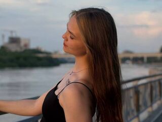 cam girl fingering pussy BeliaAlvino