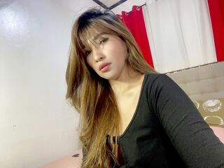 camgirl live BellaWinter