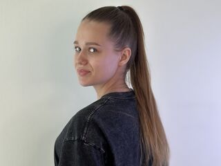 naughty cam girl masturbating with dildo BrittanyStauber