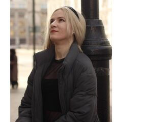 teaser cam CarinGoodwin