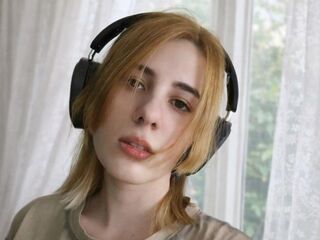 naked girl with webcam masturbating with sextoy CarlHanchett