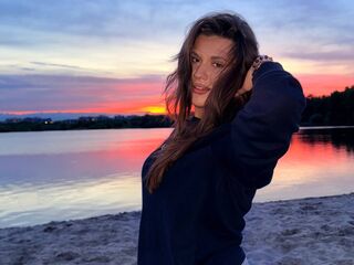naked girl with webcam masturbating with vibrator CarlyFelde