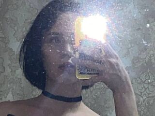 fingering girl webcam picture CarolineBlagman