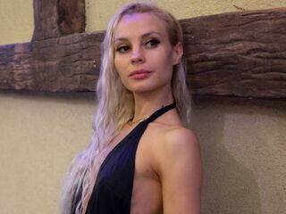 camgirl showing tits CathiGetsinger