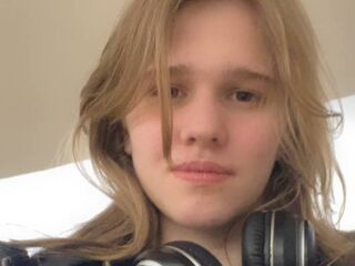 camgirl chatroom ChristieDemaline