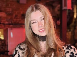 hot naked cam girl DainaThroneberry