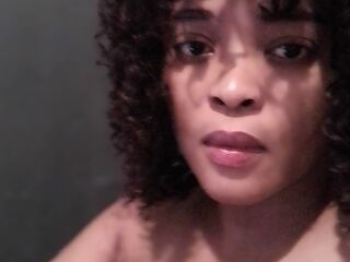 cam girl spreading pussy DelicateDiamond