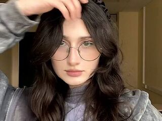 beautiful girl cam DianneBrowie