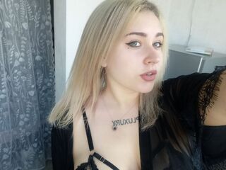 chat room free DinahSalimas