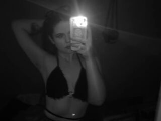 cam strip tease DoloresHuesing