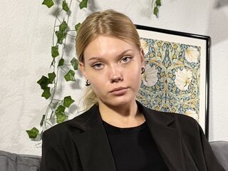 shower livesex DonellaAndra