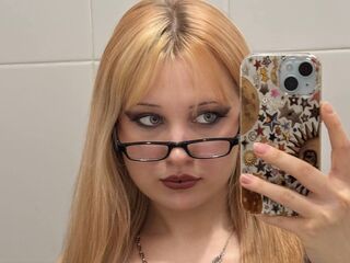 bedroom live webcam EloiseGow
