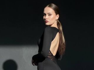 sexy webcam girl EmilyGiffin