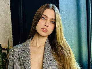 camgirl masturbating with sex toy EmilyMontgomery