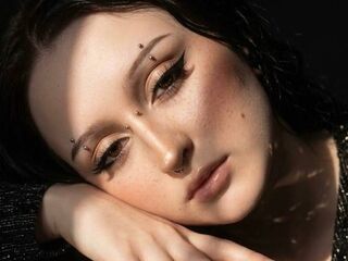 topless webcam girl EmmaBlissa