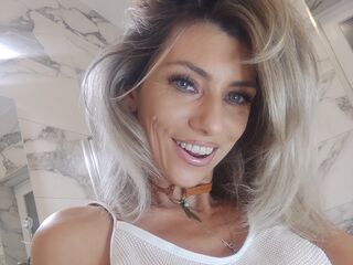 beautiful webcamgirl EvyScarlet