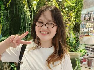 naked girl with webcam masturbating with sextoy FayLawley