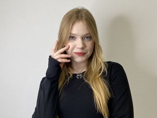 naked camgirl fingering pussy FrancieMcrenolds