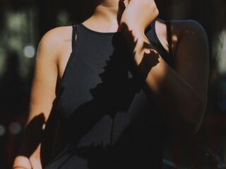 hot strip tease webcam HathawayAwa