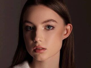 topless webcam girl JaneneFeig