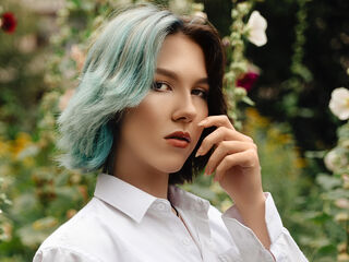 naughty cam girl fingering shaved pussy JessieLee