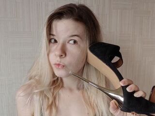 cam girl playing with sextoy JessyDough