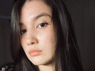 girl showing pussy KandisKuy