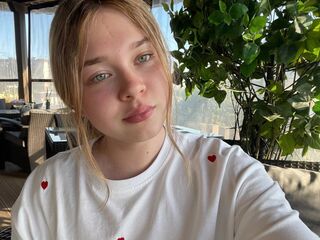 livesex cam girl KendallHennig