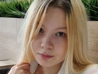 hot cam girl masturbating with vibrator KendraBliss