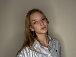 webcam babe chatroom KeshaCornett