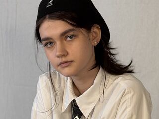 free camsex LeannMolineaux