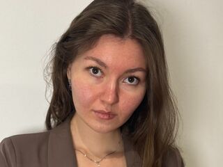 fingering girl chat LeilaCoocher