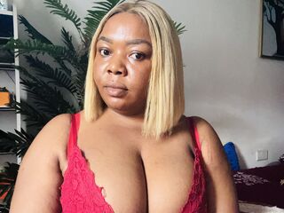 naked girl with webcam masturbating with vibrator LilianLeo